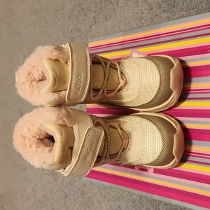 Like New Carters Snowboots